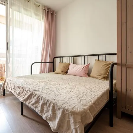 Charming Studio With Balcony In Nation * Paris