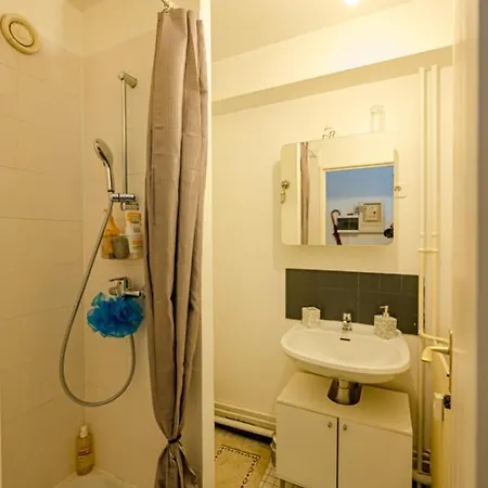 Charming Studio With Balcony In Nation * Paris