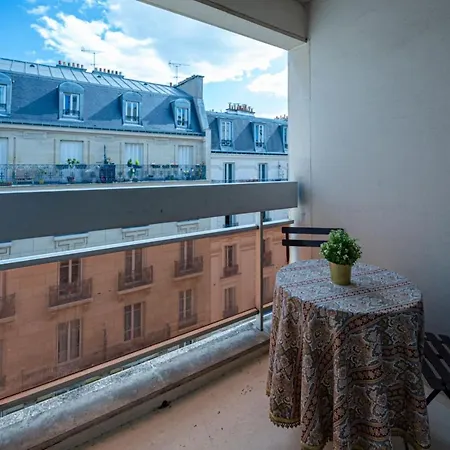 Apartamento Charming Studio With Balcony In Nation