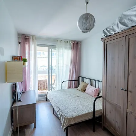 Charming Studio With Balcony In Nation Apartment Paris
